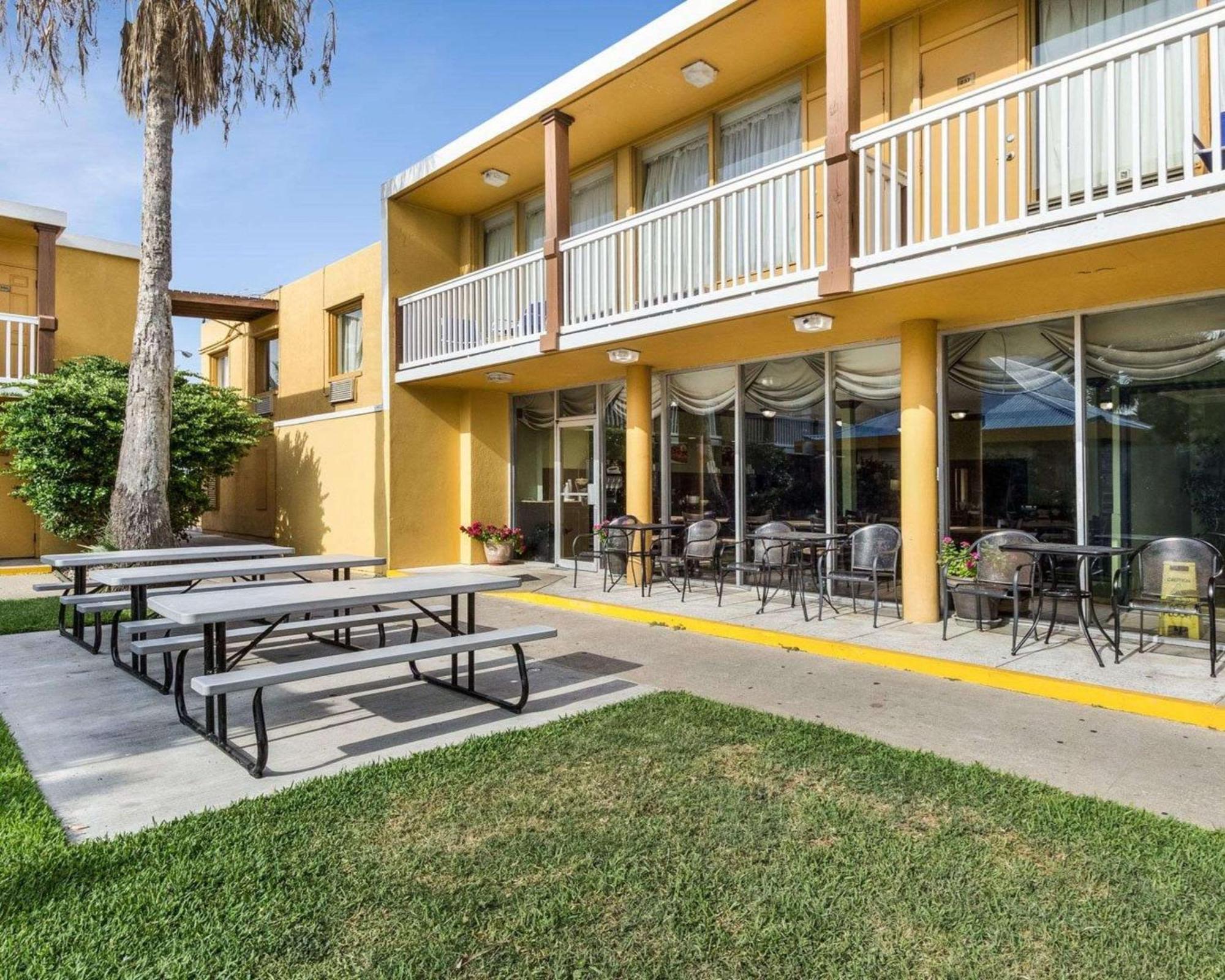 Quality Inn & Suites On The Beach Corpus Christi Exterior foto