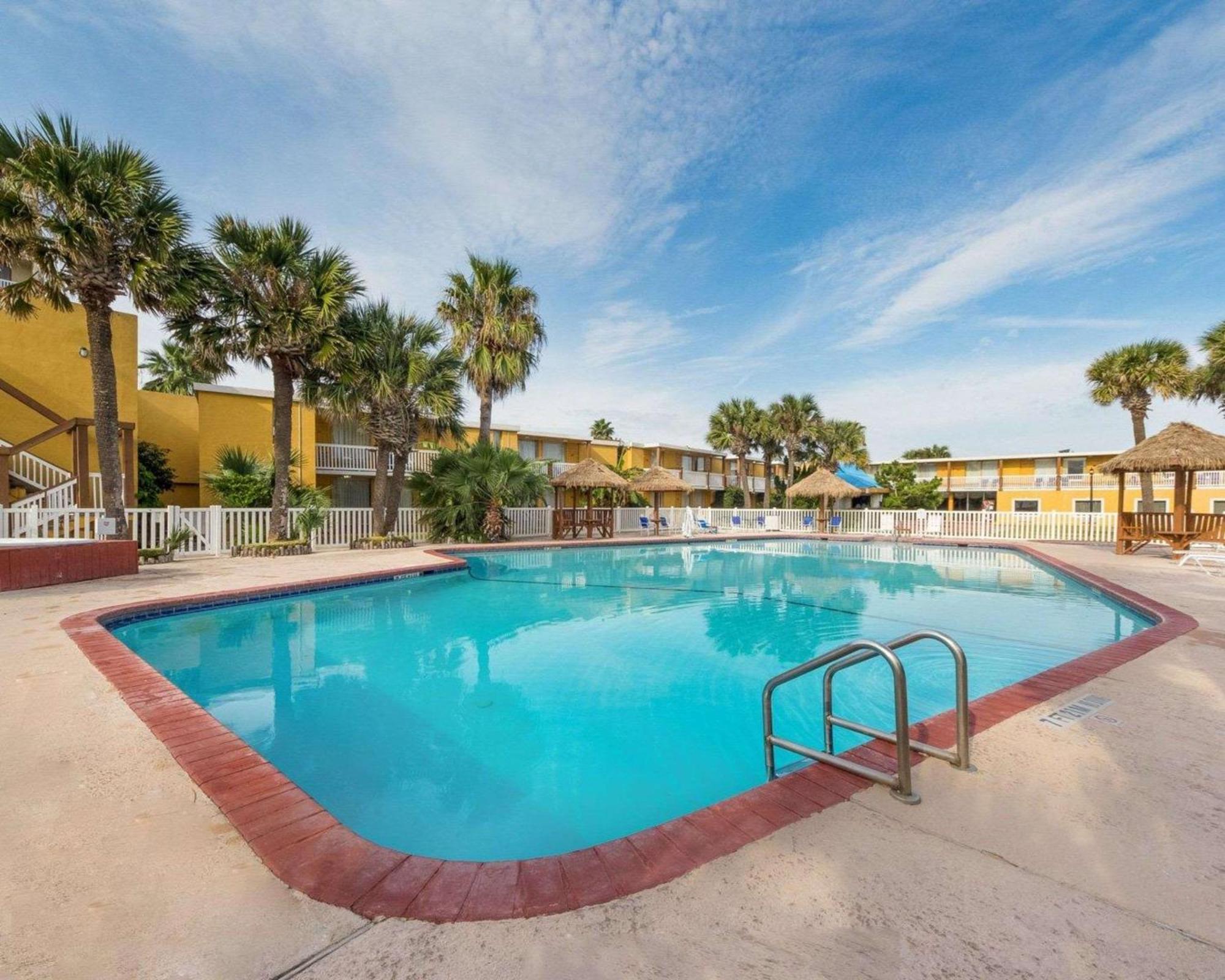 Quality Inn & Suites On The Beach Corpus Christi Exterior foto